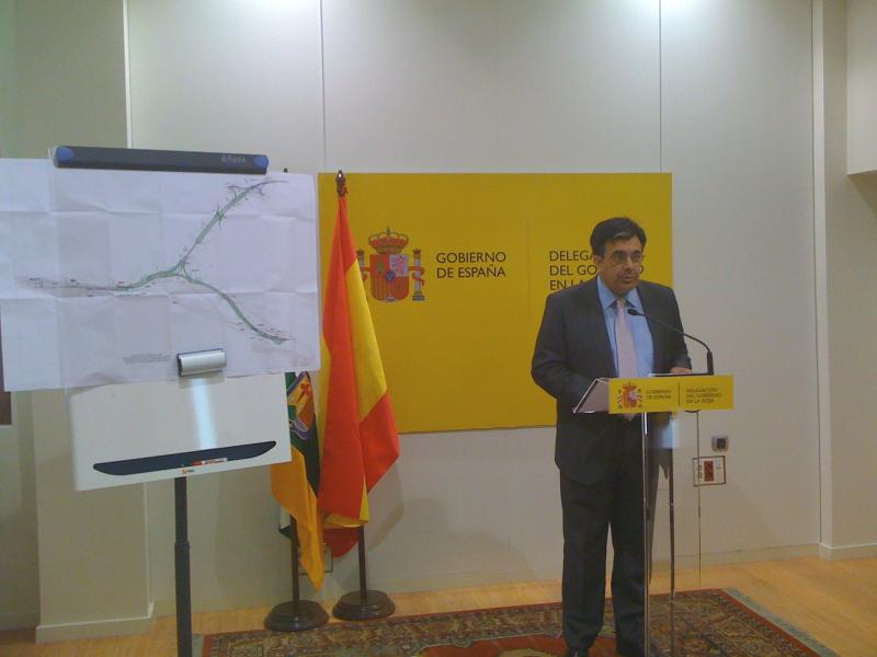 El Delegado del Gobierno anuncia la licitación de las obras de prolongación de la autovía LO-20 hasta el enlace de Recajo y la conexión con la Autovía A-12.