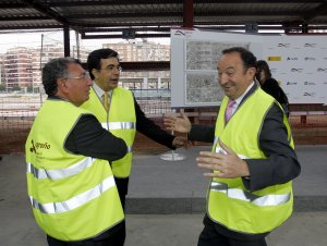 El Delegado del Gobierno y el Alcalde de Logroño, visitan las obras de la estación provisional del ferrocarril en Logroño.