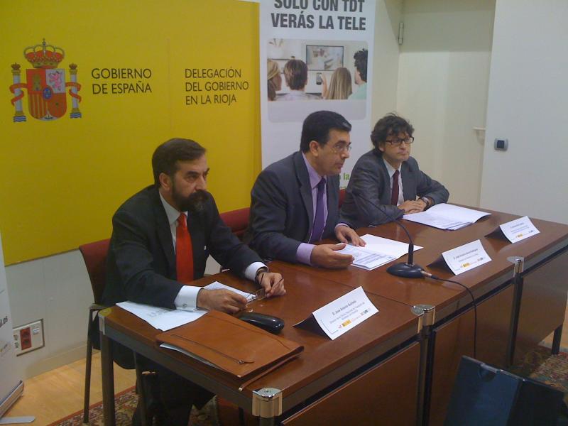 El  Delegado del Gobierno y el Director de la Oficina Nacional de Transición a la TDT se reúnen con los Alcaldes de los 19 municipios de La Rioja que cambiarán a la TDT en diciembre. 
