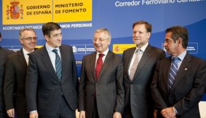 El Ministro de Fomento presenta en Zaragoza el proyecto del Corredor Cantábrico-Mediterráneo de Alta Velocidad, que cruzará La Rioja de Este a Oeste.