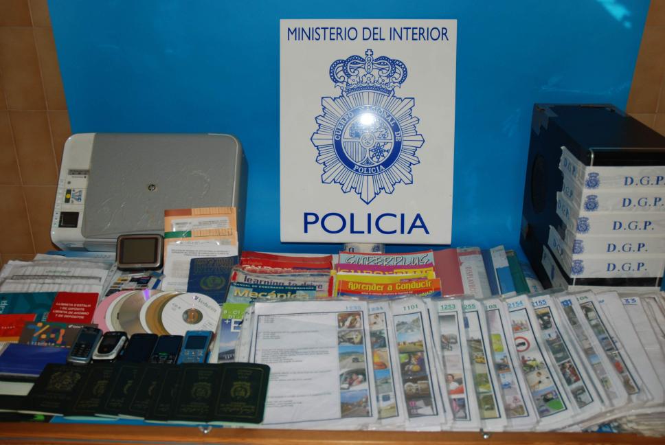 La Policía Nacional culmina la Operación Volante, contra la falsificación de documentación para extranjeros.