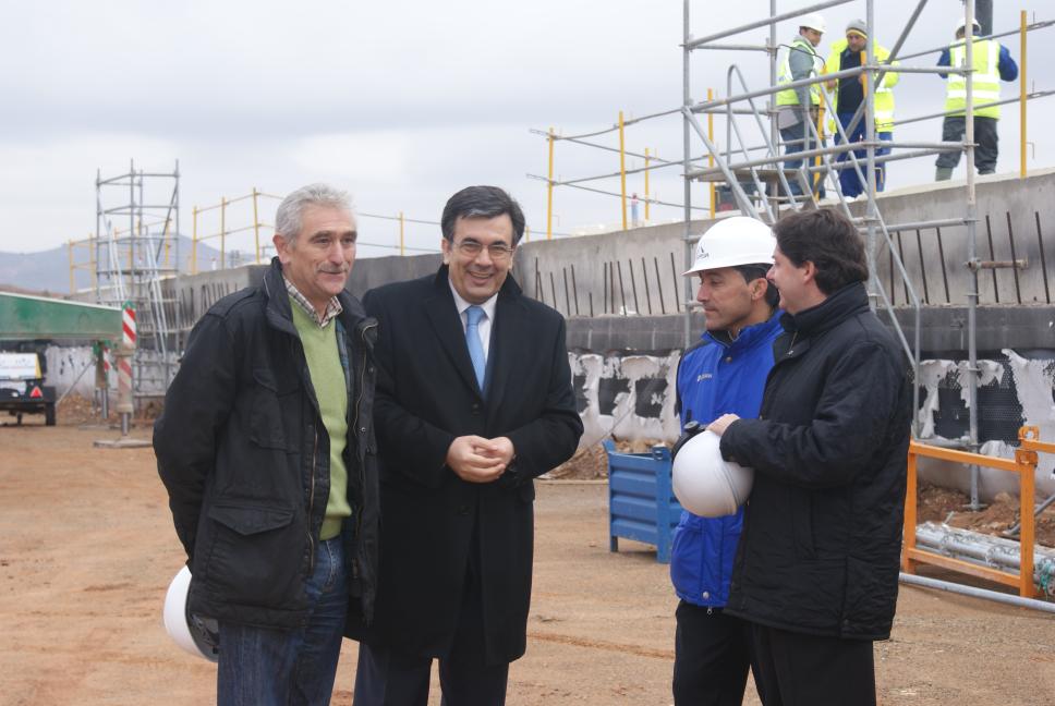 El Delegado del Gobierno visita las obras de desdoblamiento de la N-120, en el tramo Hormilla-Hervías. 