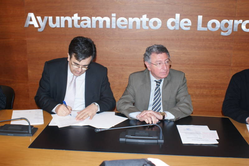El Delegado del Gobierno y el Alcalde de Logroño firman un Acuerdo, por el cual la Policía Local se incorpora al Sistema de Seguimiento de las Víctimas de Violencia de Género.