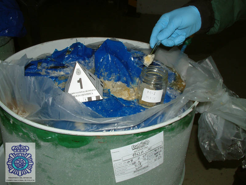 El Cuerpo Nacional de Policía de Logroño localiza en el Polígono de Cantabria una tonelada de cocaína disuelta en pulpa de fruta.