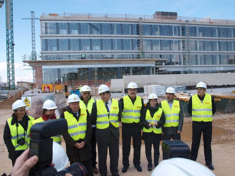 El Delegado del Gobierno y el Alcalde visitan las obras de construcción de la nueva Jefatura Superior de la Policía Nacional en Logroño.  
