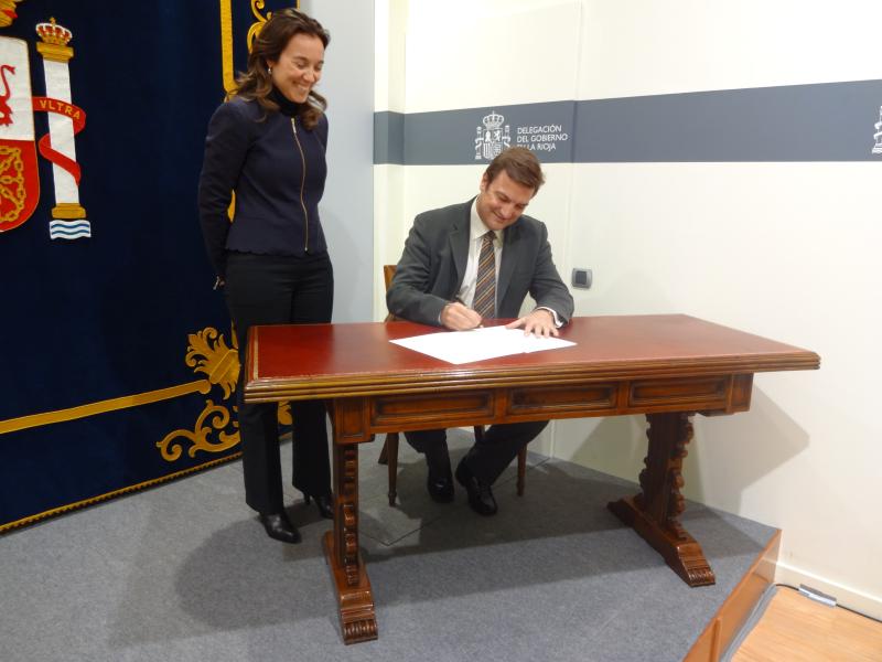 Momento de la firma de adhesión a la candidatura de Logroño como Ciudad Europea del Deporte 2014