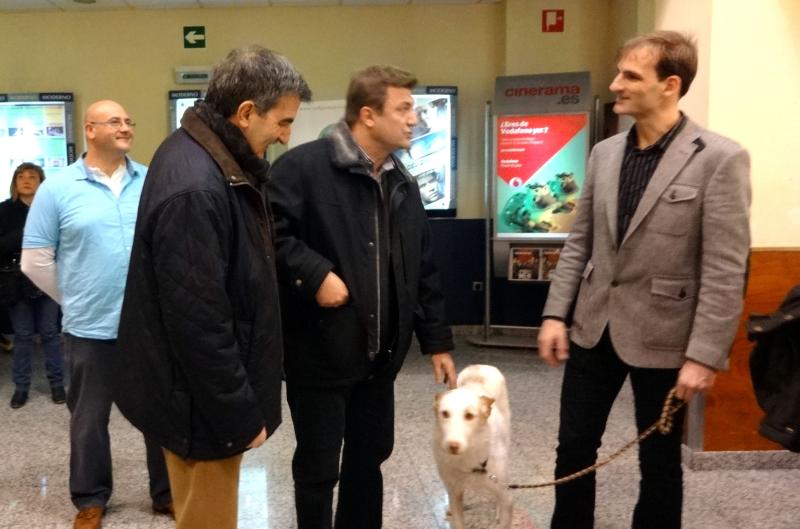 El Delegado del Gobierno saluda al presidente la ONG Red de Protección Canina en La Rioja