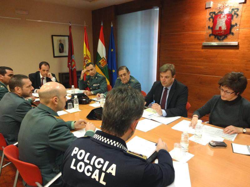 Reunión de la Junta de Seguridad Local de Alfaro, copresidida por Alberto Bretón y Yolanda Preciado