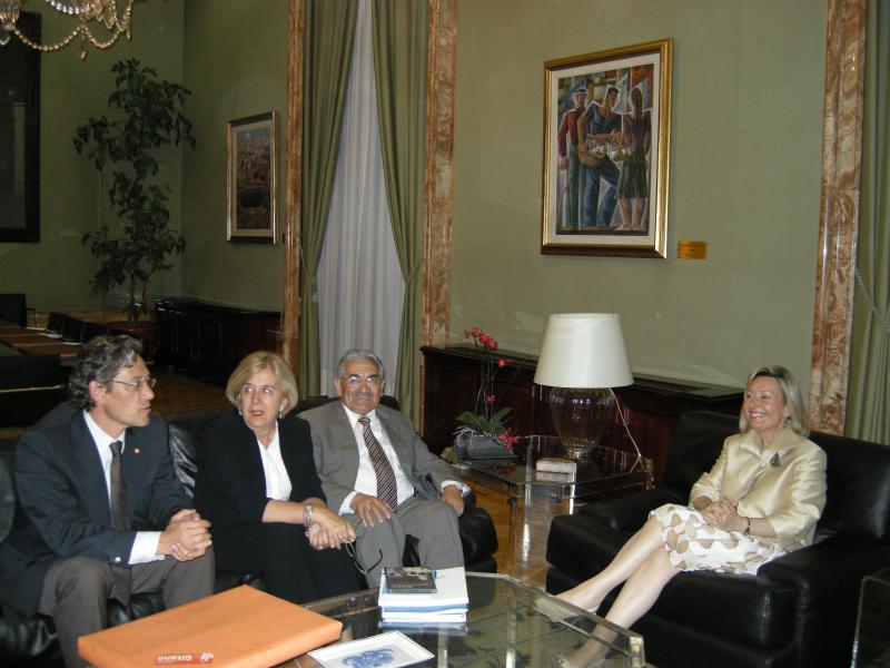 La delegada del Gobierno en Madrid se reúne con representantes de la Fundación Secretariado Gitano