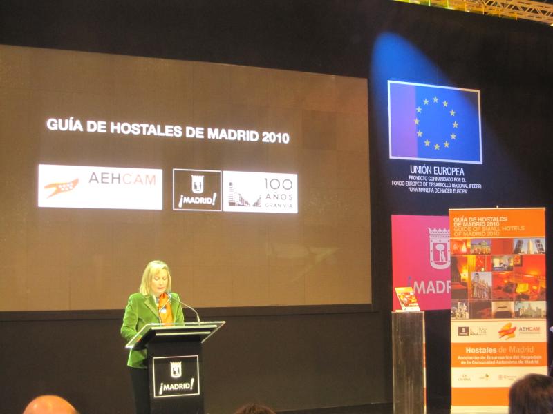 La delegada del Gobierno en Madrid, Amparo Valcarce, participa en la presentación de la  “Guía de Hostales de Madrid 2010” en FITUR
