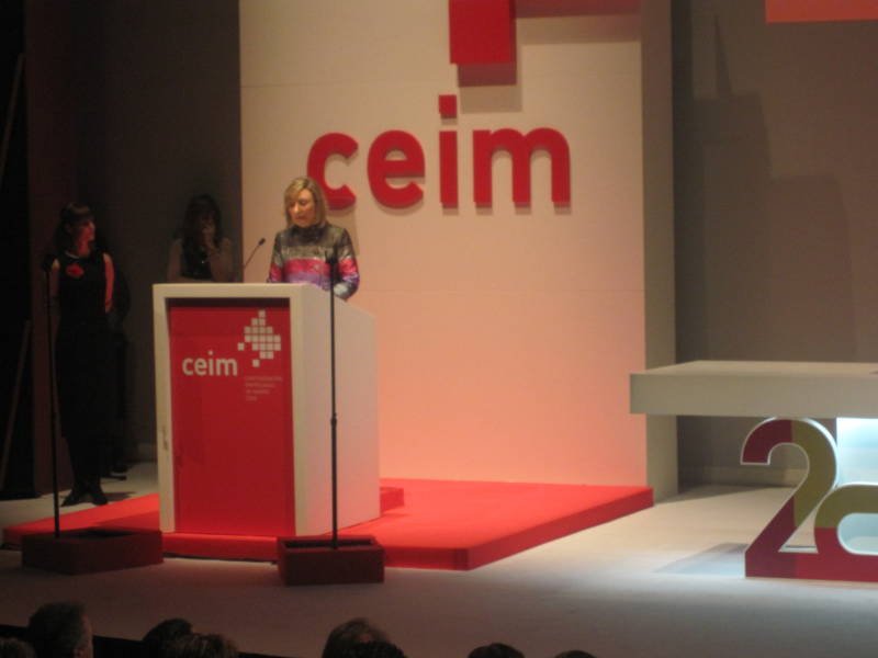 La delegada del Gobierno en Madrid, Amparo Valcarce, interviene en la Asamblea de CEIM