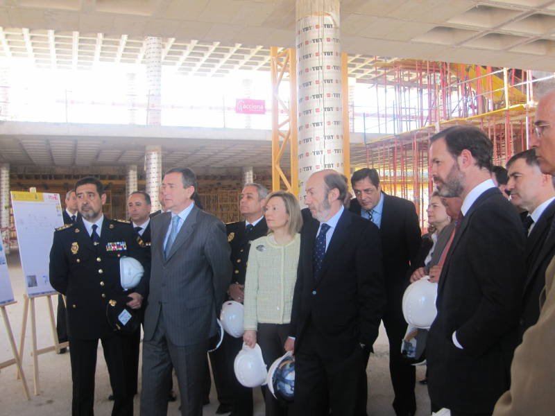 La delegada del Gobierno en Madrid visita las obras de la nueva comisaría de Policía Nacional del distrito de Fuencarral-El Pardo