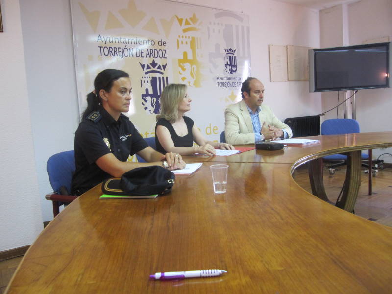 La delegada del Gobierno en Madrid ha presidido la reunión de la Junta Local de Seguridad  en Torrejón de Ardoz