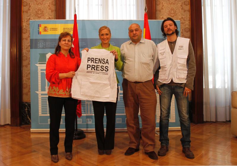 La Delegación del Gobierno en Madrid promueve el uso del chaleco identificativo para periodistas 