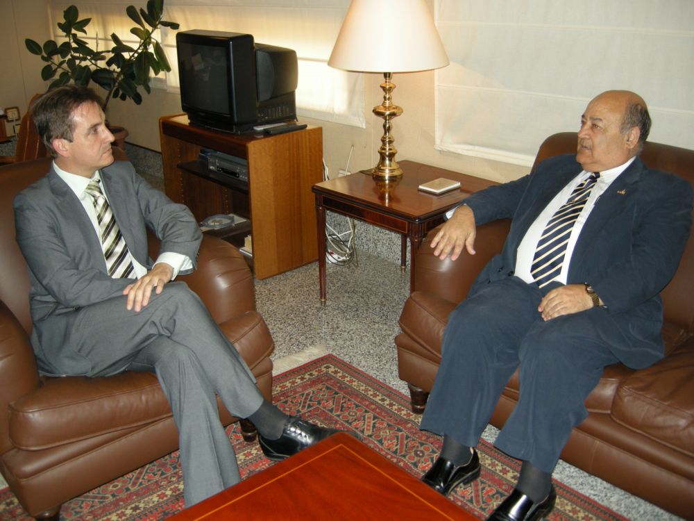 El Delegado del Gobierno, Gregorio Escobar, ha recibido esta mañana al presidente de la FEAVEME, José Luis Suárez.