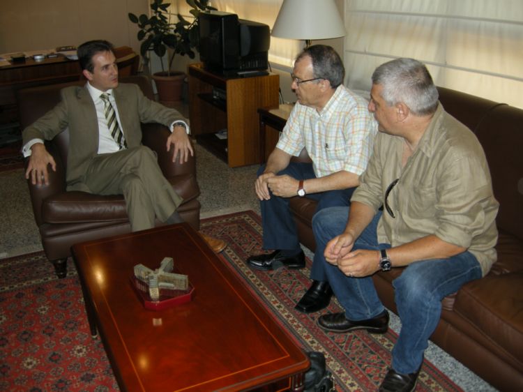 El Delegado del Gobierno, Gregorio Escobar, se ha reunido esta mañana con la Asociación de Hostelería. 