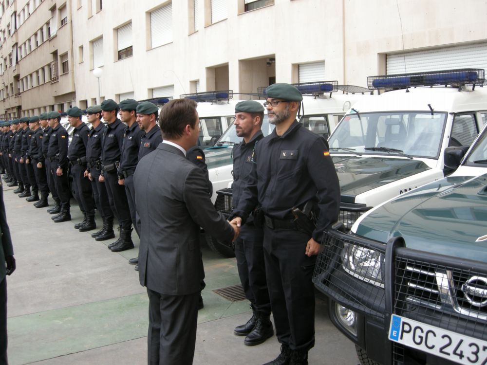 Llegan a Melilla 36 guardias civiles para reforzar el perímetro fronterizo. 
También se encuentra en la ciudad el Comisario General de la Brigada de Extranjería del CNP. 
