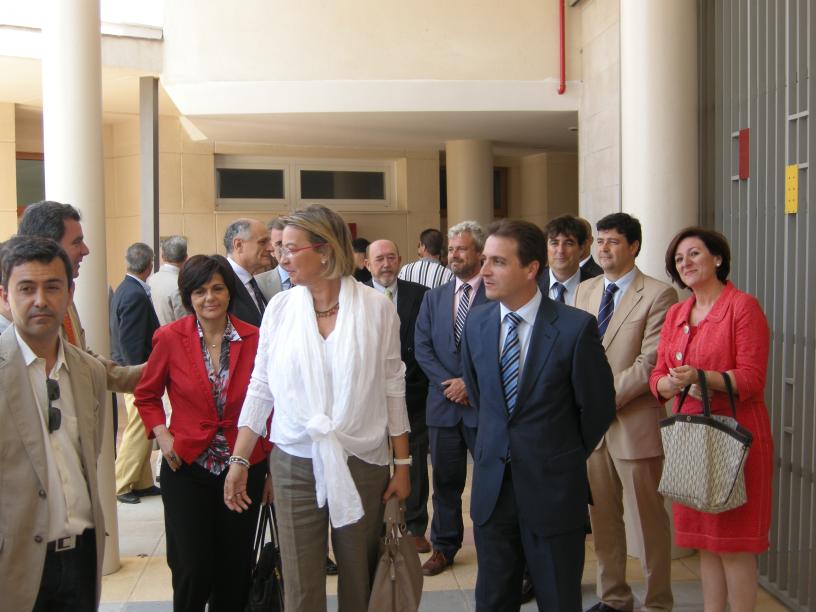 El Ministerio de Educación ha abonado ya un millar de becas a alumnos de Primaria y Secundaria en Melilla 