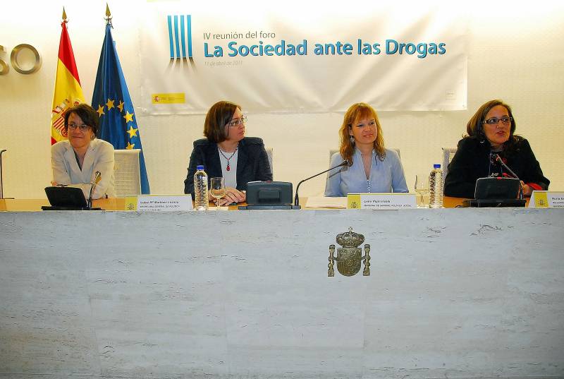 Leire Pajín anuncia la firma de un acuerdo social para reducir el consumo de alcohol en menores y adolescentes