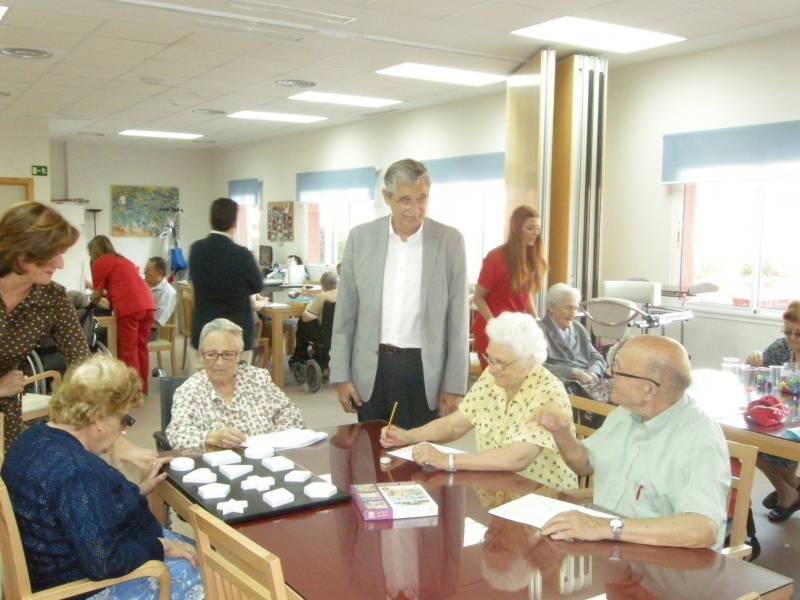 El delegado del Gobierno visita el centro polivalente de servicios para personas mayores