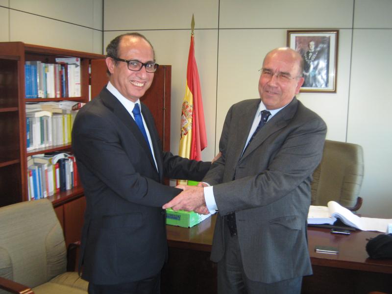 El Delegado del Gobierno visita al presidente de la sección fija de la Audiencia de Málaga en Melilla