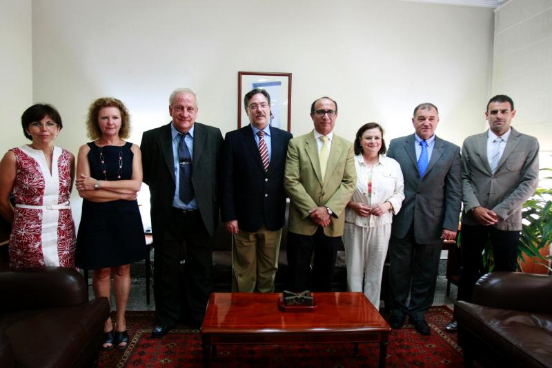 Nuevo Equipo de Gerencia del Área Sanitaria de Melilla con el Delegado del Gobierno, Abdelmalik El Barkani