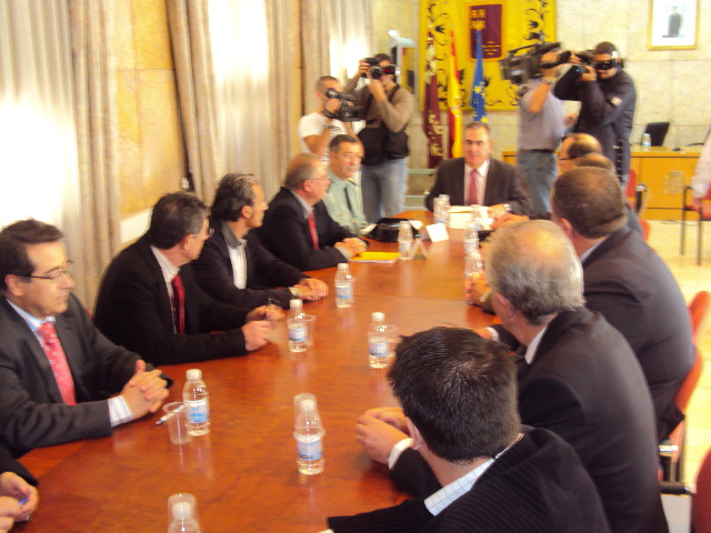 González Tovar establece acuerdos de colaboración en materia de seguridad ciudadana con 10 ayuntamientos de la Región 