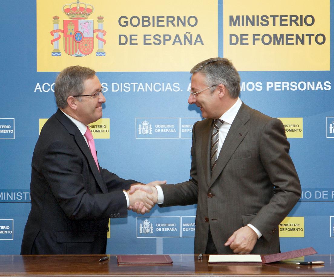Blanco firma el convenio del 1% Cultural para la rehabilitación del Castillo de Moratalla (Murcia) 
