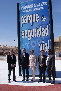 El delegado del Gobierno y la alcaldesa de San Javier 
inauguran un Parque Infantil de Tráfico en ese municipio
