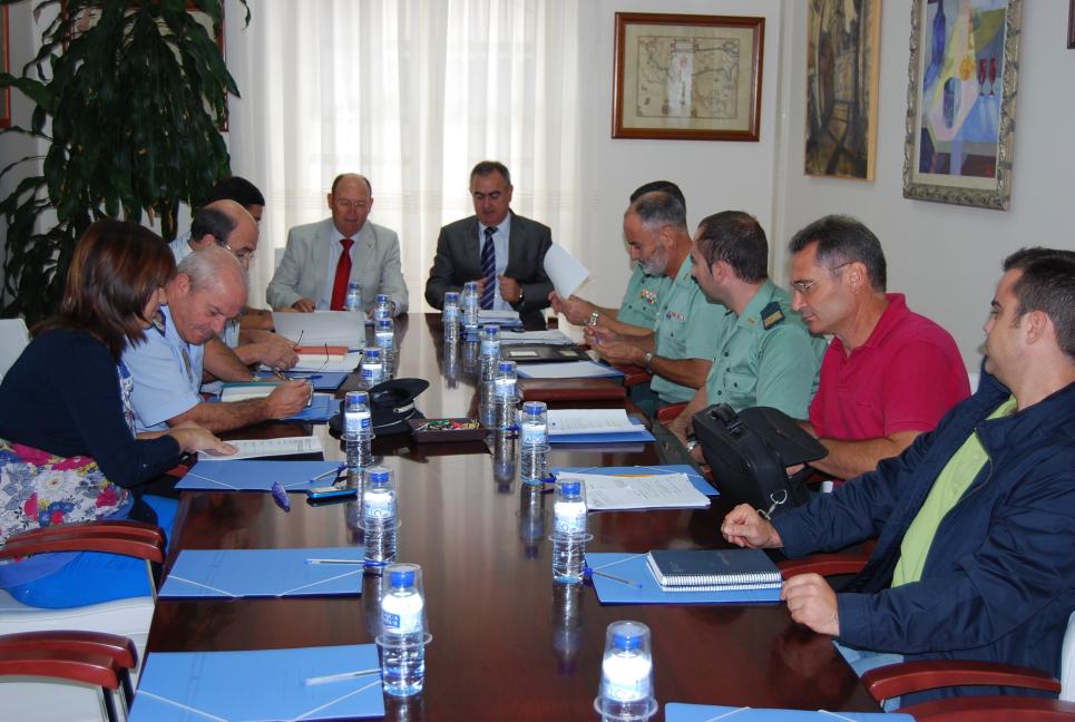 El Delegado del Gobierno en Murcia, Rafael González Tovar, ha copresidido junto al Alcalde de Alhama la Junta Local de Seguridad. 
