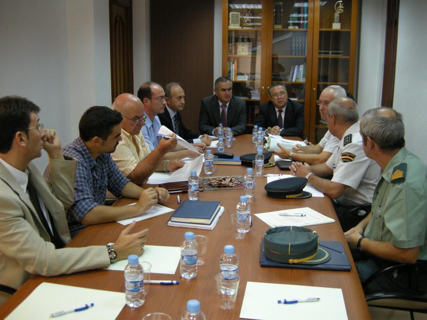 El delegado del Gobierno entrega al alcalde de Molina un Convenio de Colaboración en materia de Seguridad