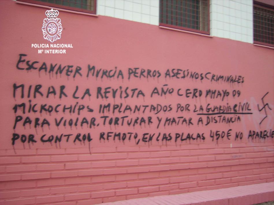 Detenido el autor de cientos de pintadas contra instituciones del Estado realizadas en las calles de Murcia