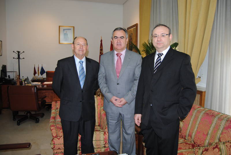 El Delegado del Gobierno en Murcia recibe al nuevo alcalde de Alhama de Murcia, José Espadas