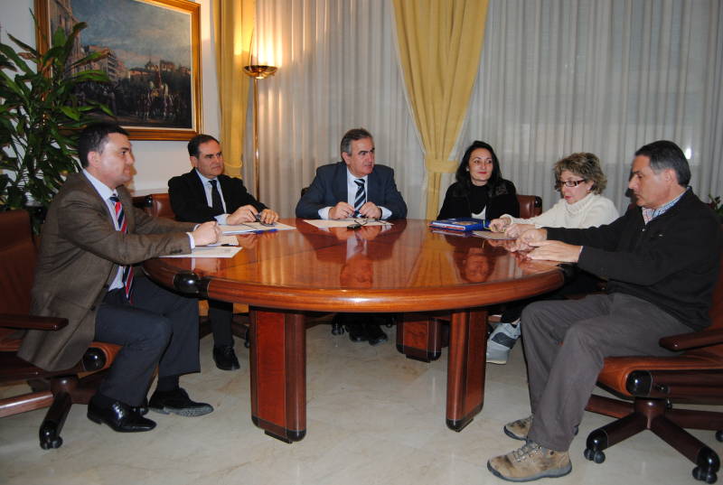 González Tovar anuncia que la comisaría de El Carmen comenzará a funcionar en abril