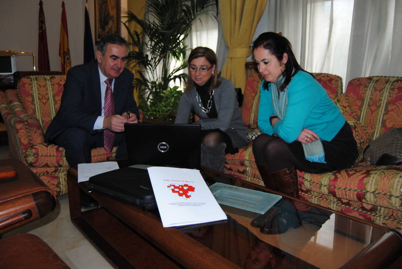 González Tovar recibió a la asociación “Todo Corazón de Murcia”
