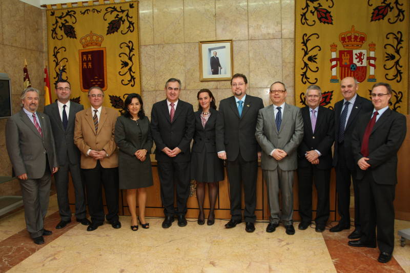 González Tovar se reunió con el Cuerpo Consular