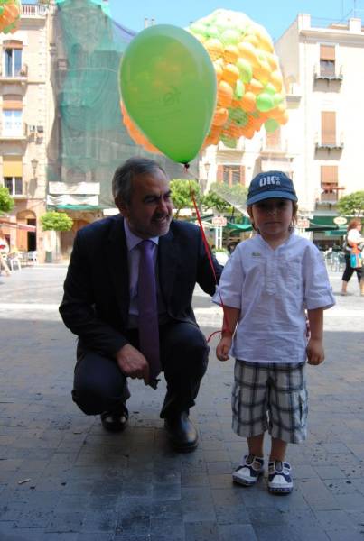 Suelta de globos en Murcia con motivo del Día Nacional de la Fibrosis Quística
