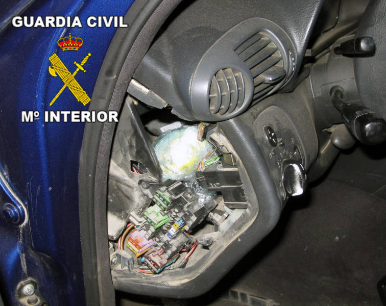 La Guardia Civil detiene a dos personas por tráfico de droga y desmantela una “casa de citas” en Mazarrón