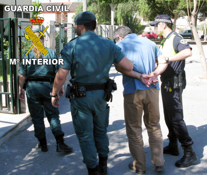 La Guardia Civil detiene a una persona como presunto autor de robo en vivienda y de sustracción de vehículo