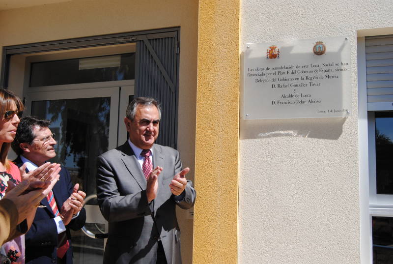 González Tovar y Francisco Jódar inauguran la remodelación del Centro Social de Purias 