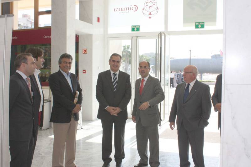 González Tovar se reunió con la Cámara de Comercio de Cartagena
<br/>