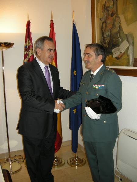 González Tovar recibió al coronel Julio Martín Terrón
<br/>
