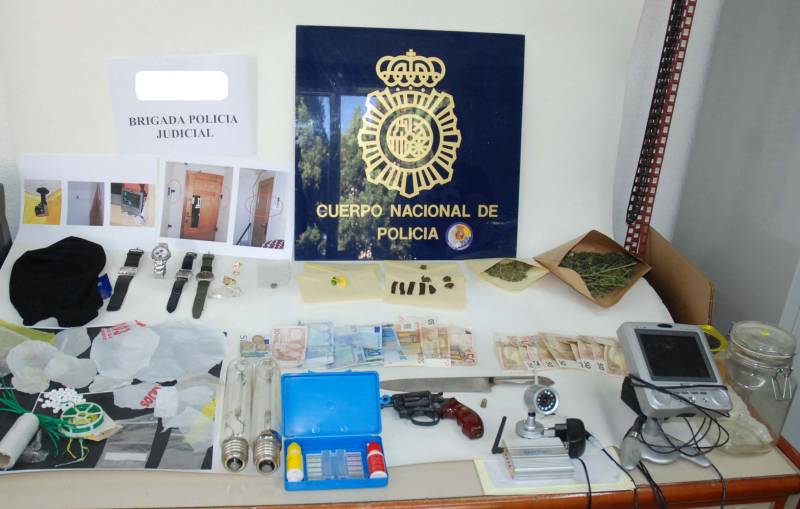 La Policía desmantela dos puntos de venta de droga en Molina de Segura
