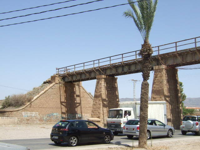 Adif cede al Ayuntamiento de Águilas (Murcia) el puente ferroviario de “Las Culebras” para su restauración
