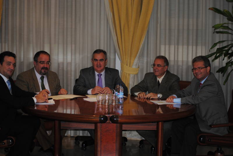 La Delegación del Gobierno y el Colegio de Abogados de Cartagena colaborarán en materia de extranjería