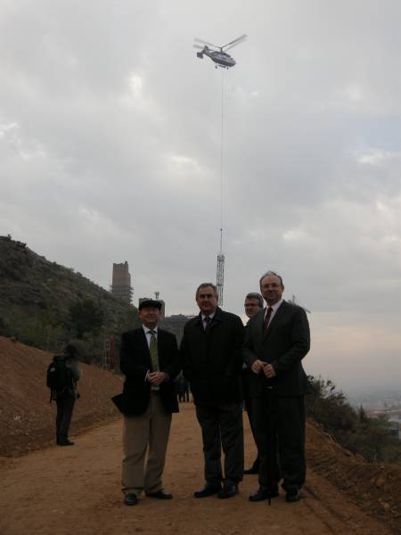 El delegado del Gobierno y el alcalde de Alhama visitan los trabajos de reconstrucción de la torre del Homenaje