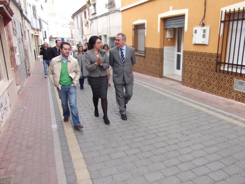 El delegado del Gobierno visita las mejoras realizadas de ahorro y eficiencia energética en Lorquí financiadas con el Plan E 
