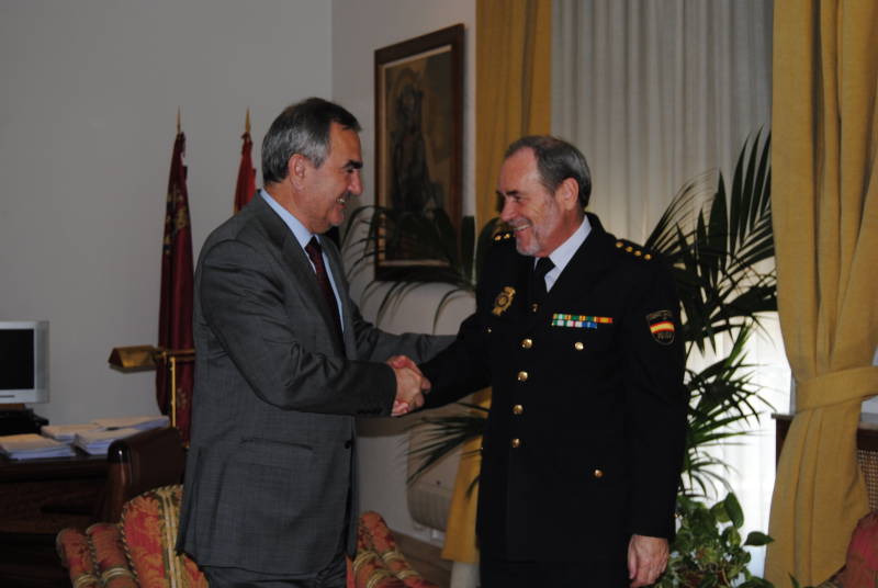 González Tovar recibió al comisario de Cartagena 