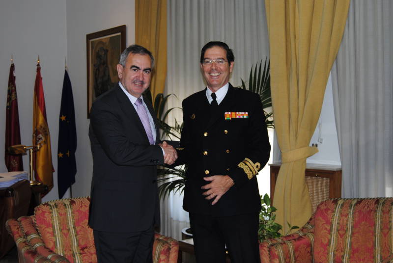 González Tovar se reune con el nuevo Almirante de Acción Marítima 
