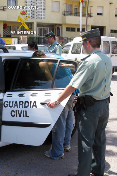 La Guardia Civil detiene a dos personas por el robo con fuerza en una explotación agrícola de Santomera